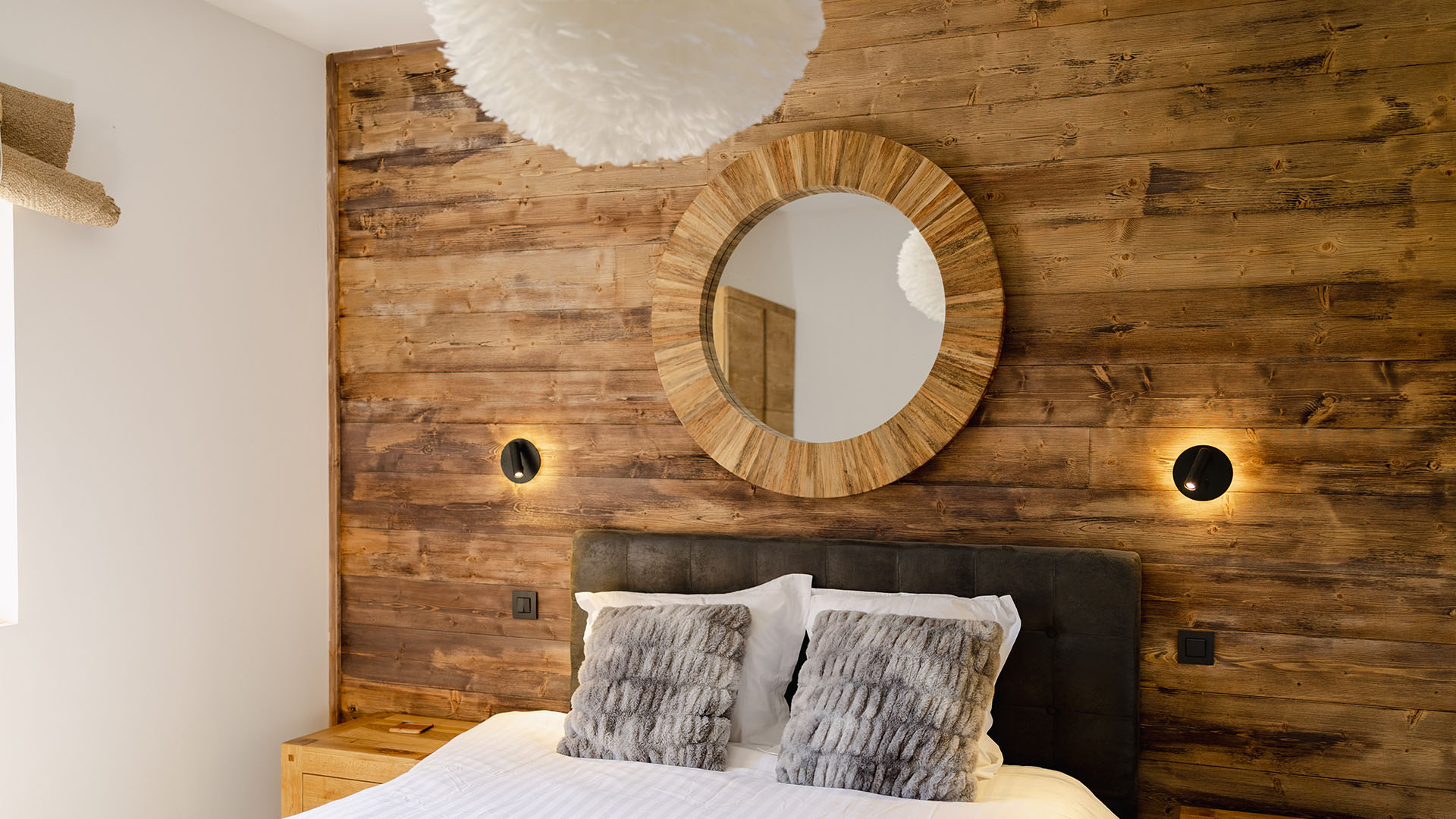 Procédure d'imitation vieux bois, teinte Arova Ultra Waldfichte en fond et Arova Classic Wenge en contraste.